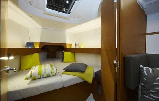 The Sun Odyssey 350 has 3 double cabins