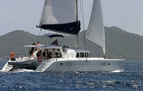 The Lagoon 440 at sail