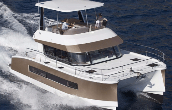 Whitsundays Yacht Charter: Maestro 37 Power catamaran From $5,804/week 3 cabins/2 head sleeps 6 Air