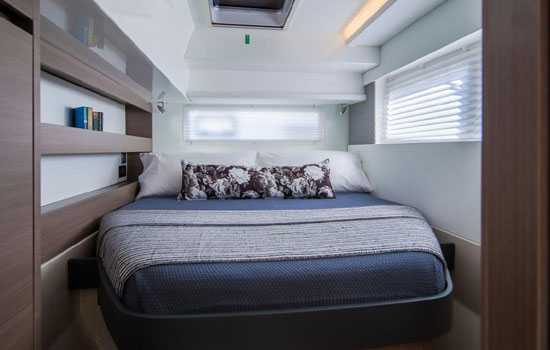 The Leopard 4200 features 3 cabins