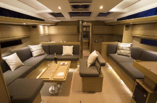 Luxurious and well appointed salon of the Dufour 520 GL