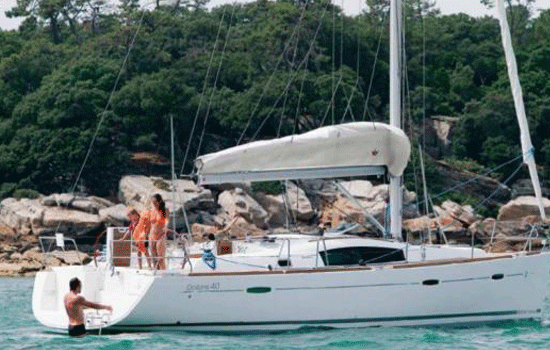 Barcelona Yacht Charter: Beneteau Oceanis 40 From 1,910/week 3 cabin/2 head sleeps 8