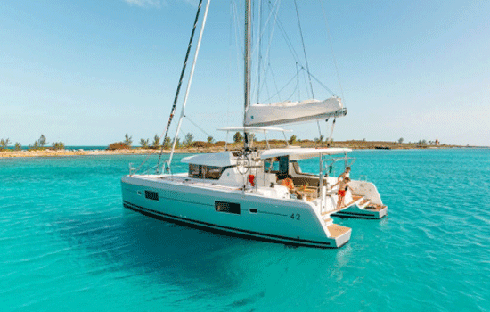 The Lagoon 420 at anchor