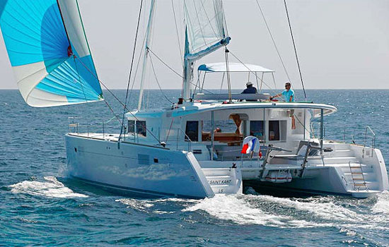 Lagoon 450 underway