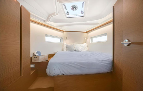 Sun Odyssey 380 features 3 double cabins