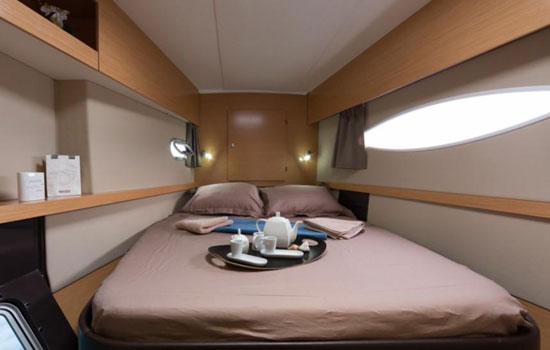 Helia 44 has 2 double cabins for guests