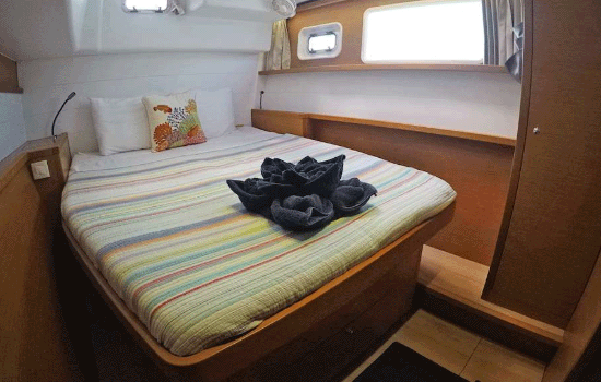 Lagoon 450 features 3 double cabins for guests