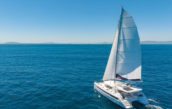 The Leopard 5200 underway