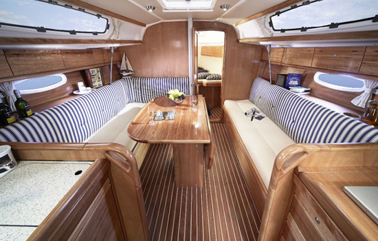 Interior of the Bavaria Cruiser 33