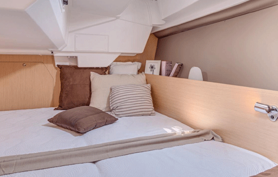 The Benetau 38.2 features 2 double cabins