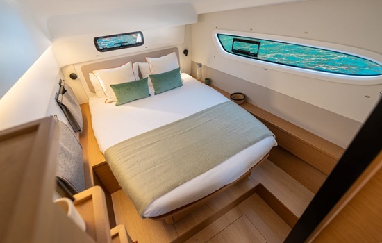 The Excess 13 features 4 double cabins