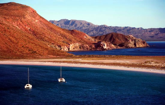 Enjoy sailing with a beautiful landscape