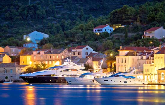 Luxury Yachts in Vis Town