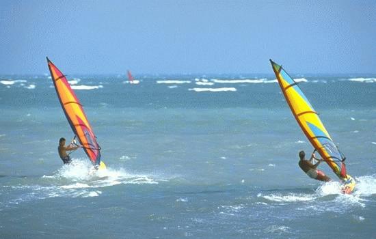 Windsurfers enjoying another perfect day in Miami