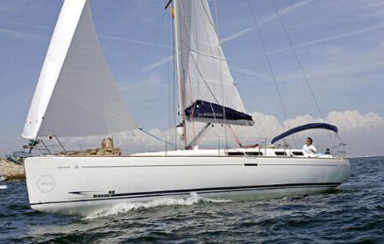 The beautiful Dufour 445 at sea