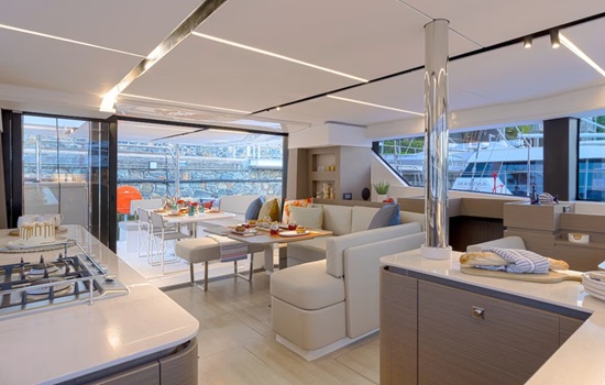 Large dining table on the salon, converts to a double beth.