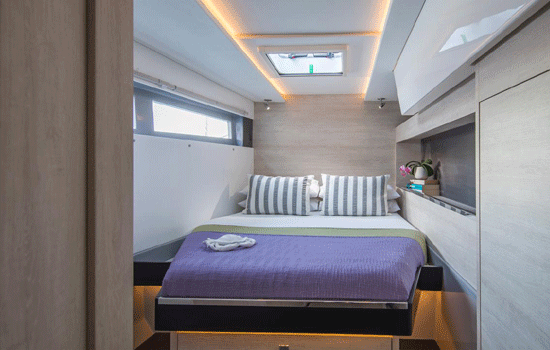 The Leopard 5200 features 5 double cabins