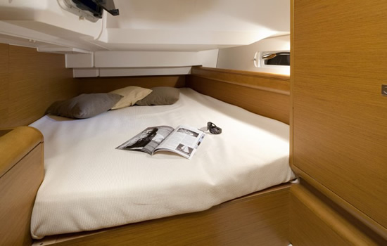 This Jeanneau 47, features 3 double cabins
