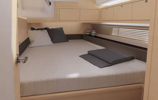 The Dufour 470 features 5 double cabins
