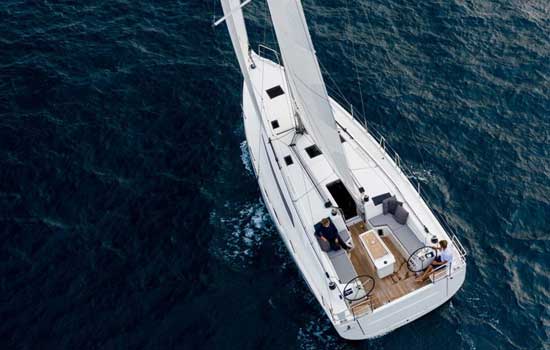 Aerial shot of the Oceanis 40.1