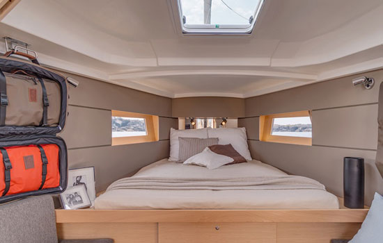 The Oceanis  38 has 3 cabins