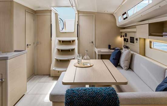 Interior of the Oceanis 40.1