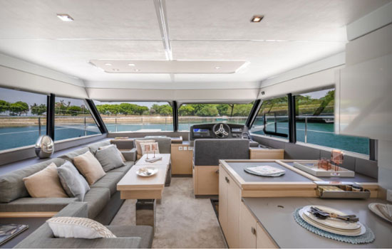 Salon of the the Fountaine Pajot MY 40