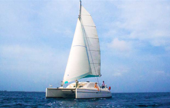 Sailing the Nautitech 40