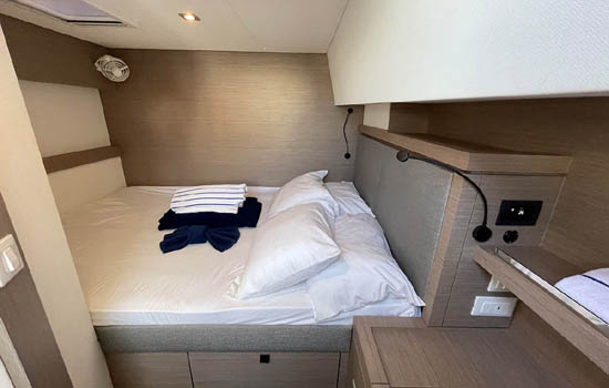 Tanna 47 features 5 double cabins