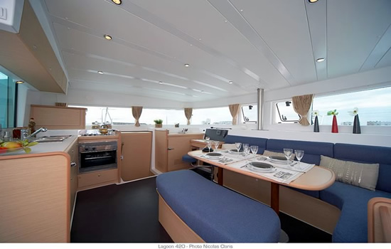 The lagoon 440 has a spacious salon with panoramic view