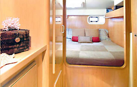 This Leopard 4000 has 3 double cabins