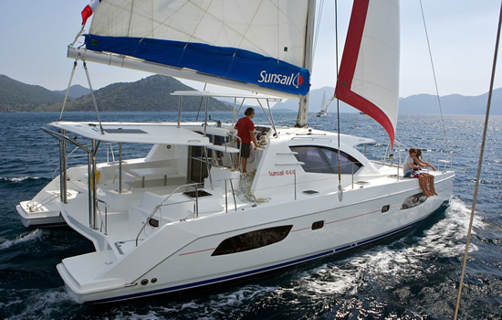 Sailing the Leopard 444