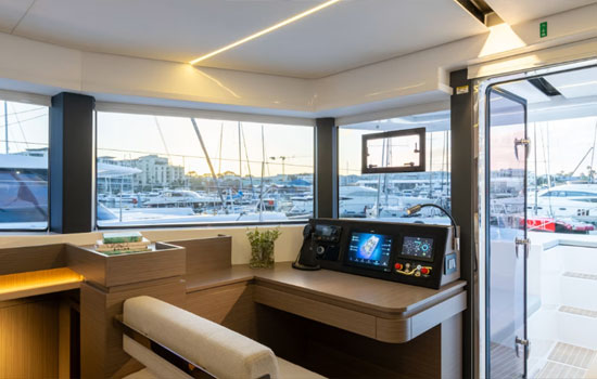 Salon of the Leopard 5200