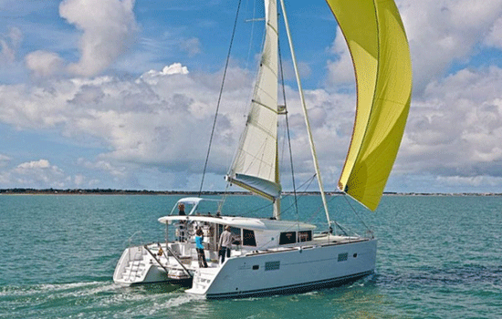 St Vincent Yacht Charter: Lagoon 400 Catamaran From $4,991/week 4 cabin/4 head sleeps 8 Air