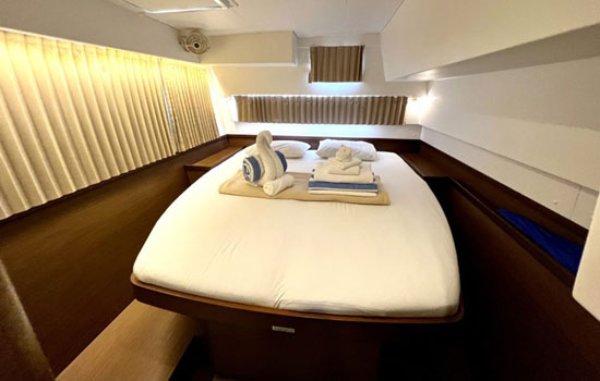 The Lagoon 42 features 4 double cabins