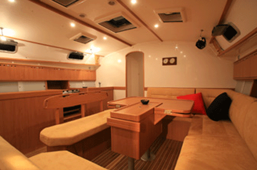 Comfortable interior of the Harmony 52