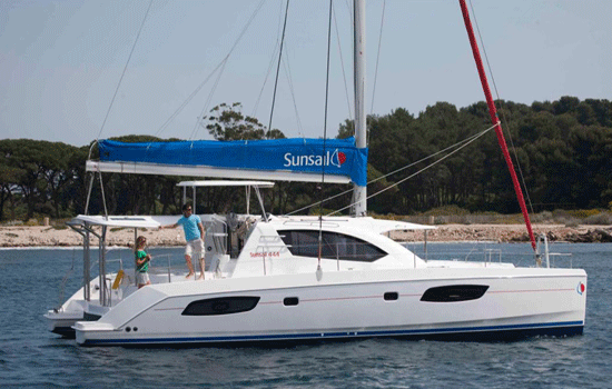 Leopard 444 at anchor