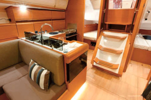 Comfortable interior of the Sun Odyssey 439