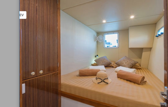 Comfortable cabinIsland Spirit 410