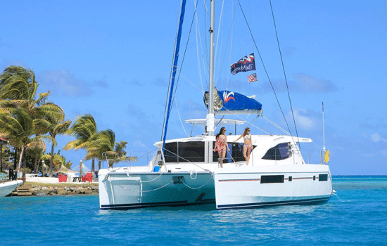 The Leopard 4800 at anchor