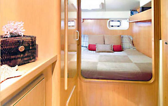 This Leopard 4000 has 3 double cabins