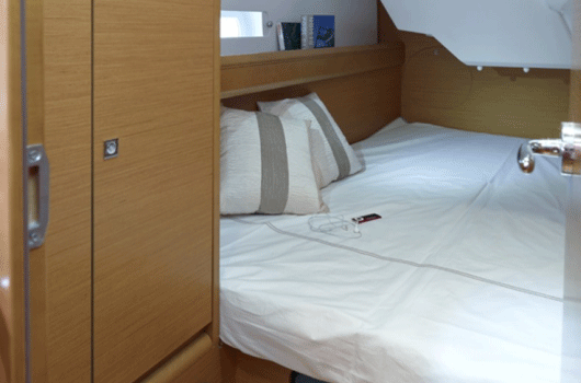 The Sun Odyssey 379 has 3 double cabins