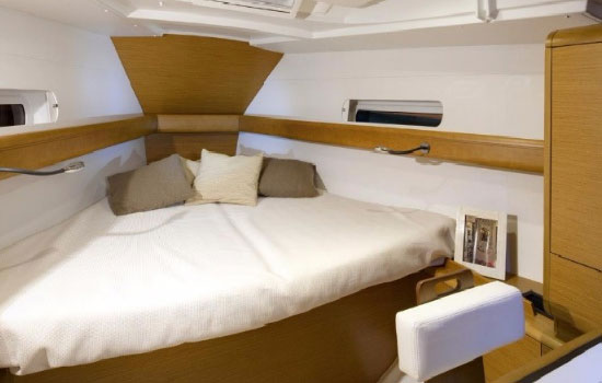 The Sun Odyssey 419 features 3 double cabins